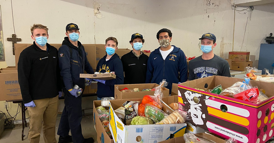 Cal Maritime Men’s Water Polo Partners with Faith Food Fridays to Provide Thanksgiving Meals